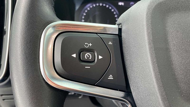 Volvo  Momentum Pro, T3 automático